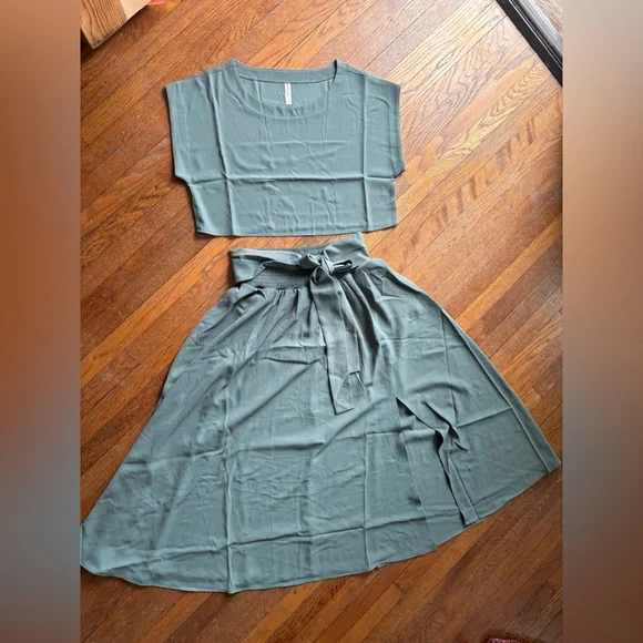 NWOT Zenana Heavy Woven Span Crop Tee & Skirt Set in Teal Size Small - Picture 12 of 12